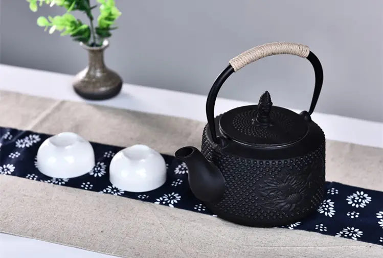 Sunflower Cast Iron Teapot | Elegant Tea & Kitchen Decor